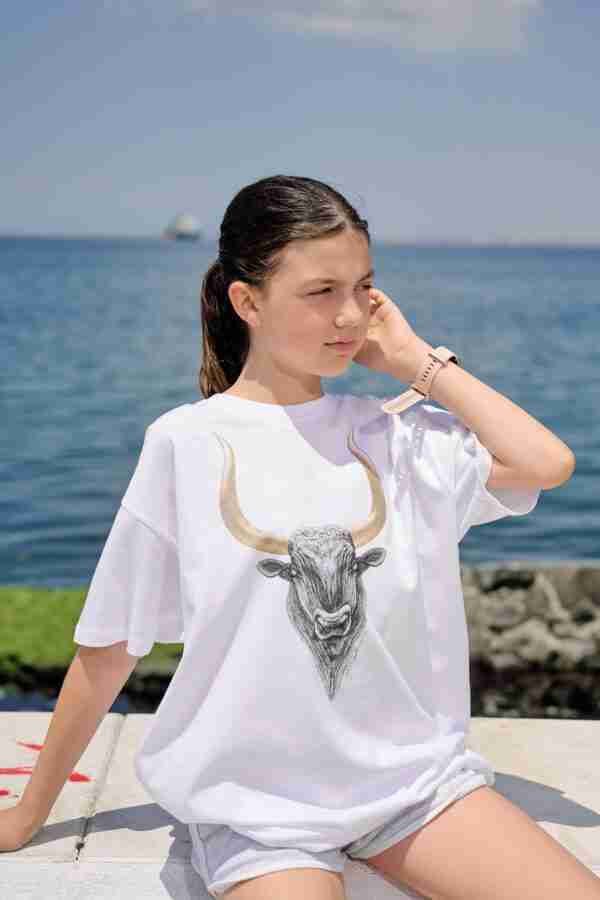 Gold Minotaur love” T-shirt 1701G